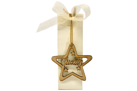 Estrella de madera con nombre i caja de color crema